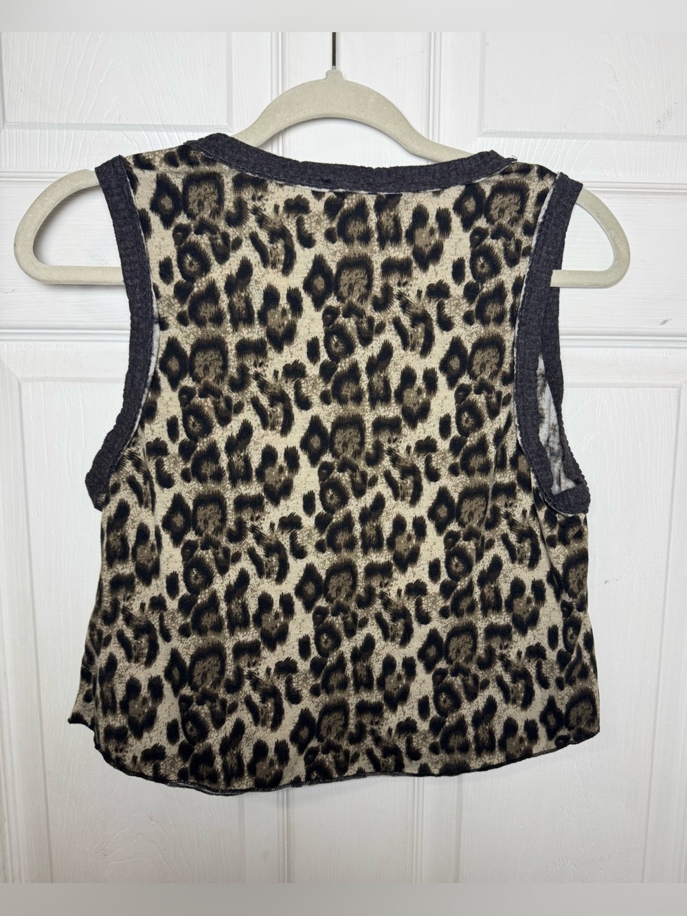 POL Cropped Button-Down Henley Tank Top Leopard Print Women’s Large Boho Grunge - Picture 8 of 10